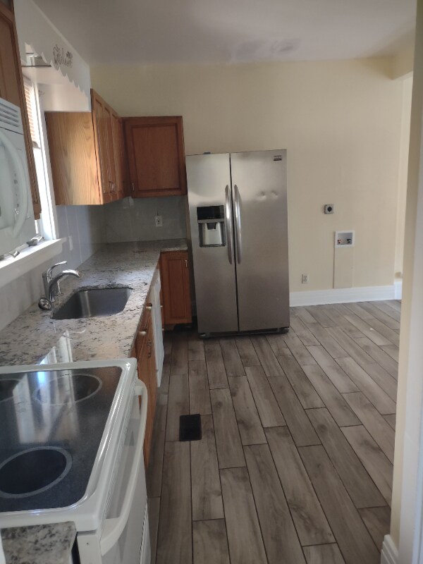 Building Photo - 261 Brooks Ave