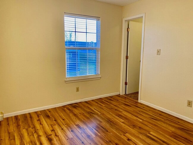 Building Photo - COMING SOON! Wonderful 3 Bedroom 2 Bathroo...