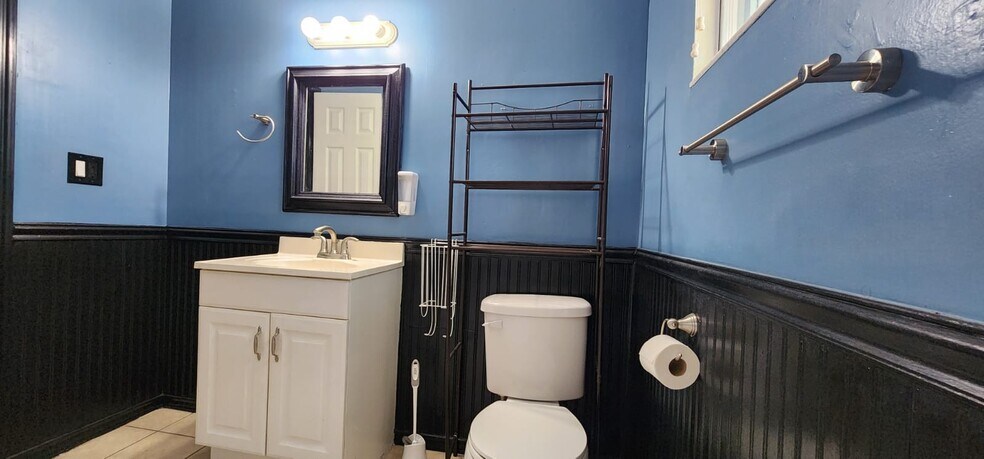 Building Photo - 709 SW 75th St