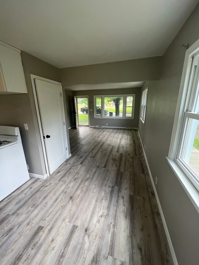 Building Photo - 3 Bed/2 Bath House for Rent! NO APPLICATION FEES!!!