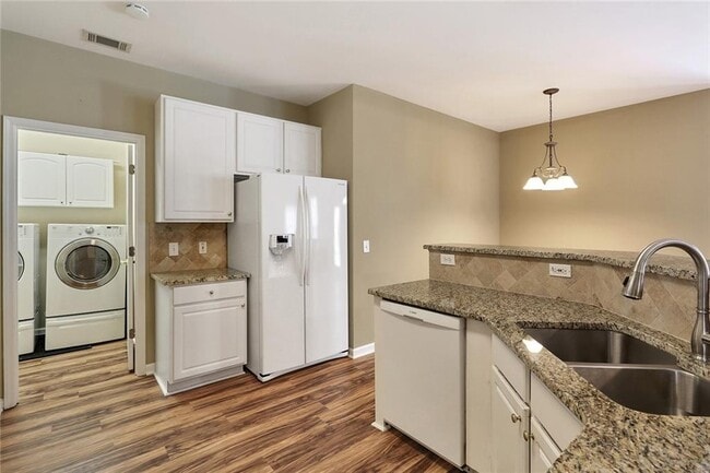 Building Photo - 1550 Argonne Ln