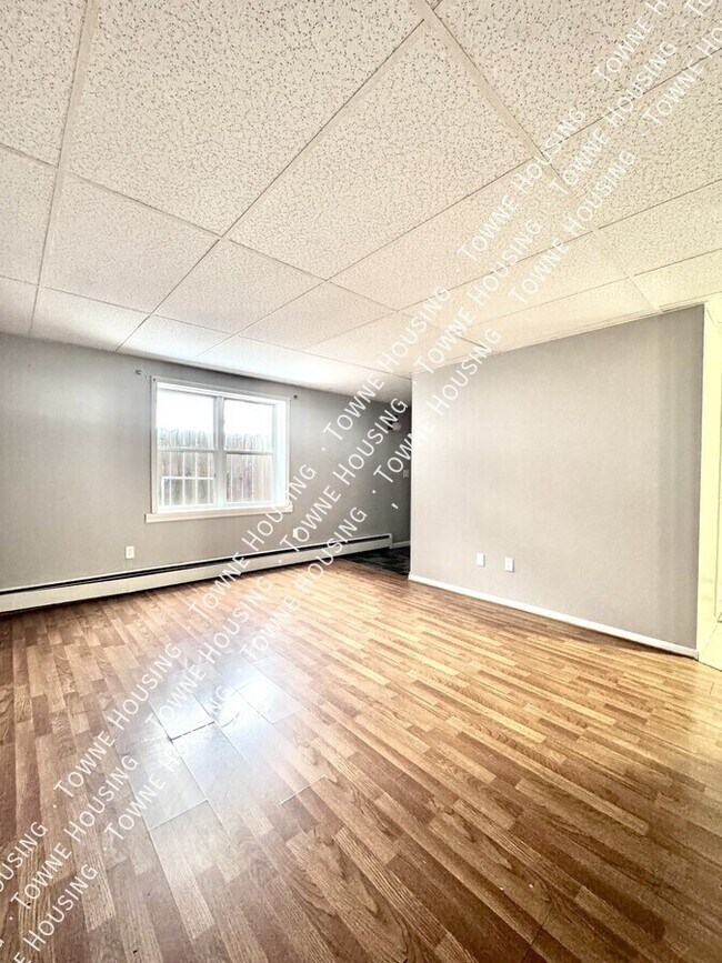 Building Photo - 70 Harvey Ave