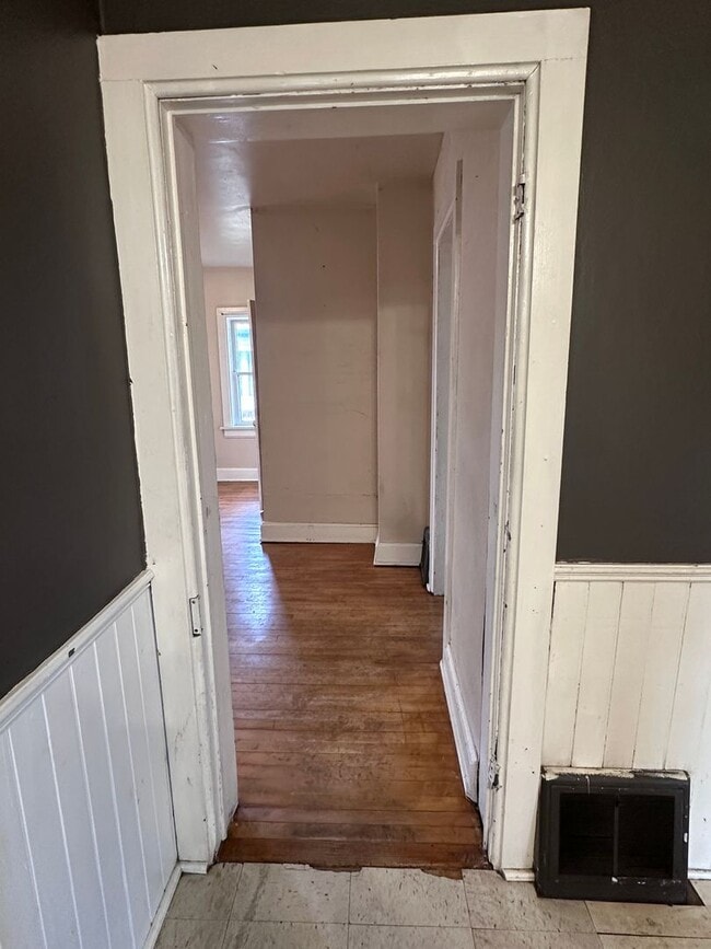 Building Photo - 120 N 4th Ave