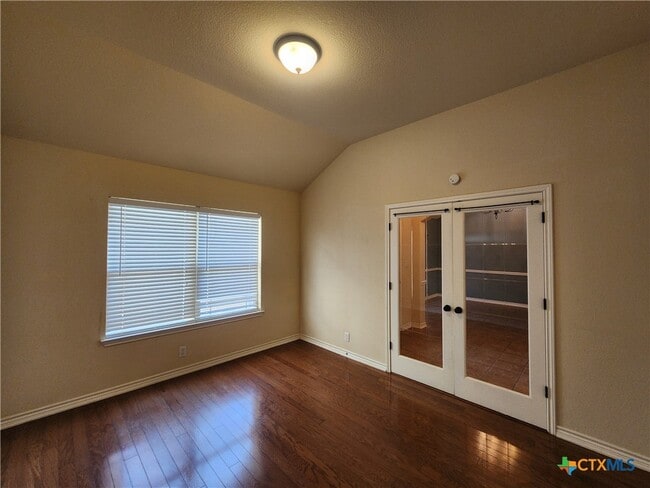 Building Photo - 803 Lodge Creek Dr