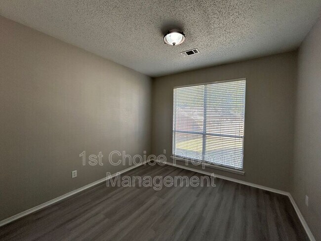 Building Photo - 4805 Misty Ridge Dr