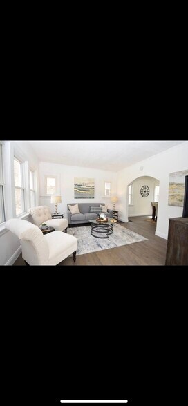 Building Photo - 23 Thill St