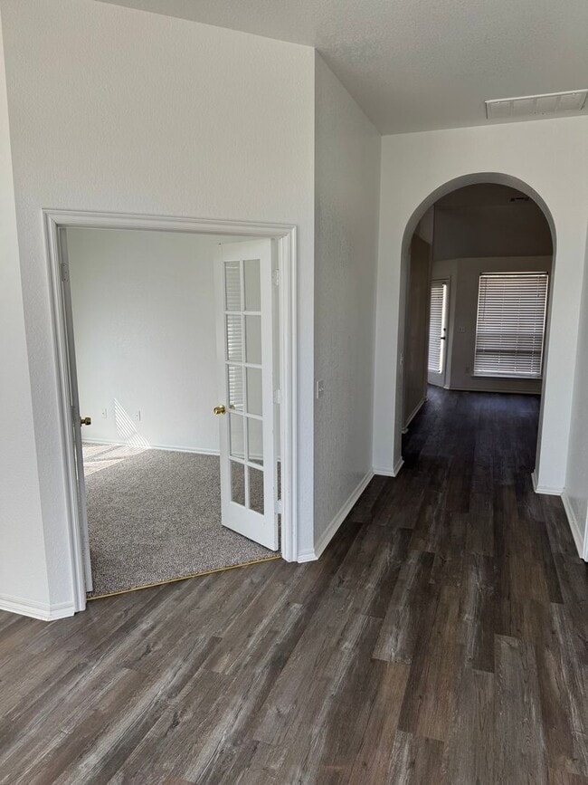 Building Photo - Very nice 3 bed + office, in Berkley Addition in west Norman!