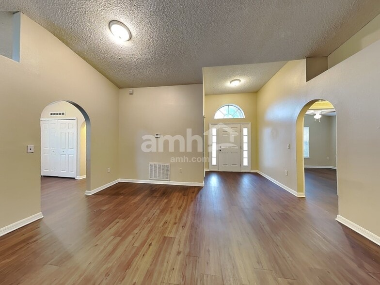 Building Photo - 7187 Rutland Ct