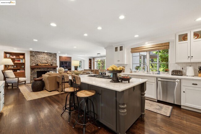 Building Photo - 160 Requa Rd