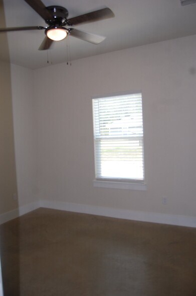 Building Photo - 261 Co Rd 2521