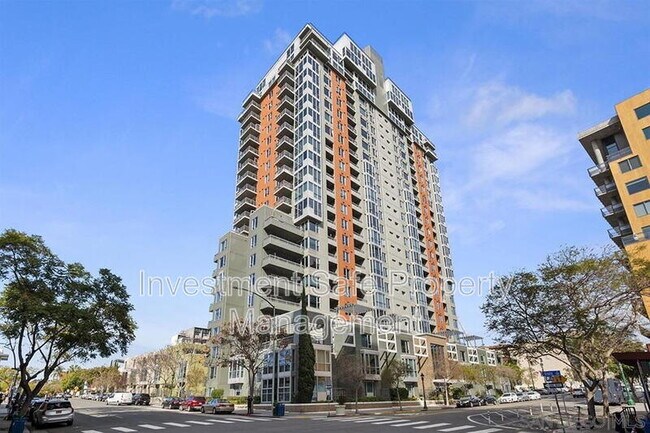 Building Photo - 300 W Beech St