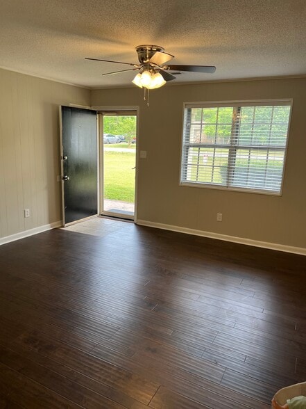 Building Photo - 455 Ruby Johnson Dr