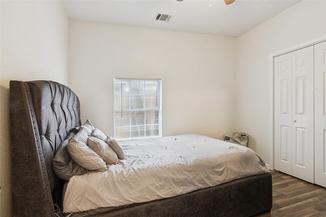 Building Photo - 1910 East Ave