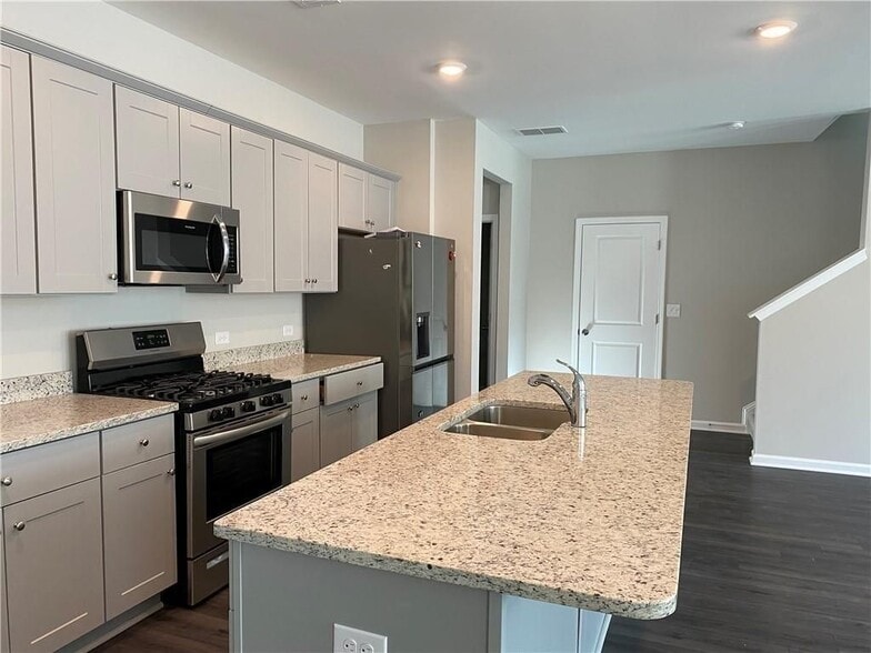 Building Photo - 4402 Grosbeak Dr