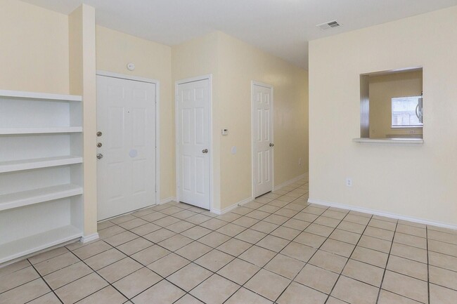 Building Photo - 9257 Somerset Rd