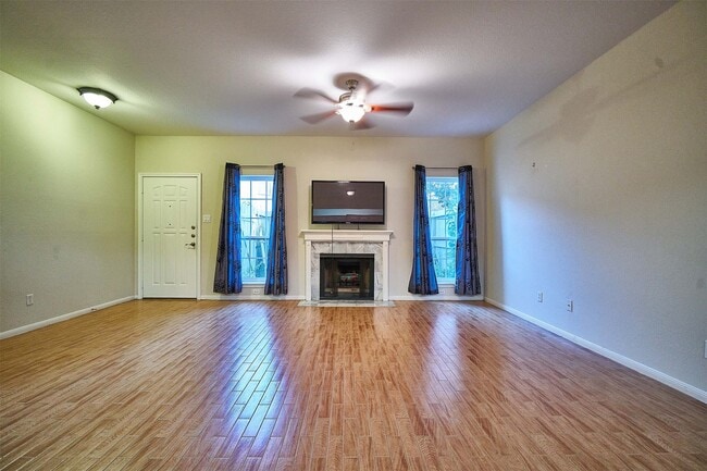 Building Photo - 2816 Holly Hall St