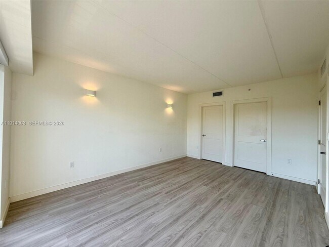 Building Photo - 2285 SW 27th St