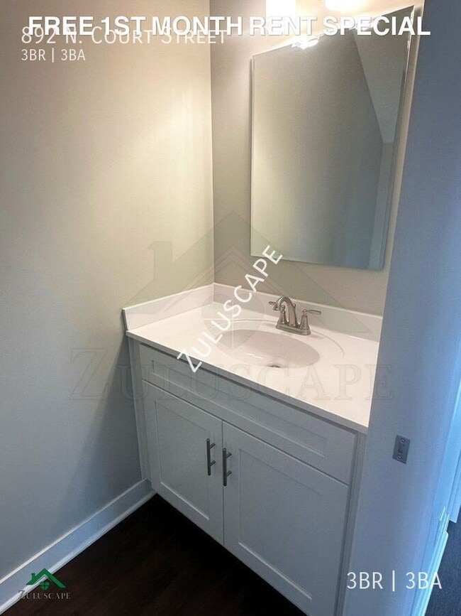 Building Photo - 892 N Court St