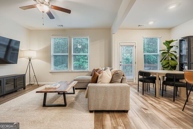 Building Photo - 4630 Blake Lp