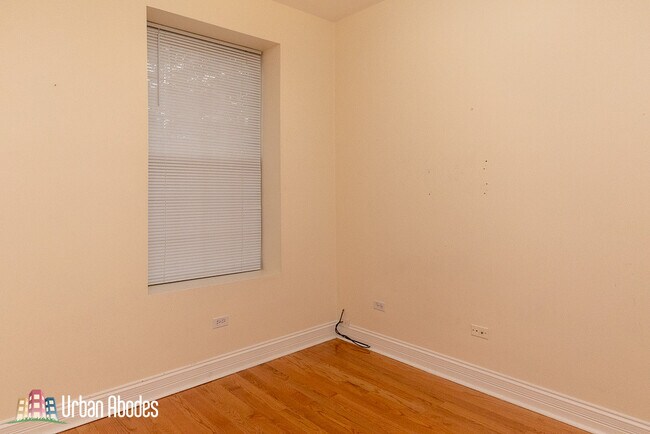 Building Photo - 2537 N Kildare Ave