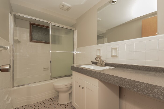 Building Photo - 610 Marview Terrace