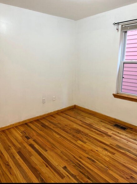 Building Photo - 41 Cleveland Ave