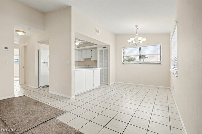 Building Photo - 4528 SE 5th Pl