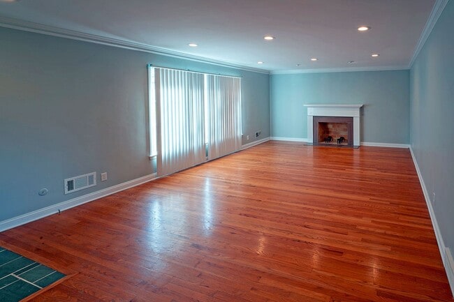 Building Photo - Beautiful, one of a kind property on four ...