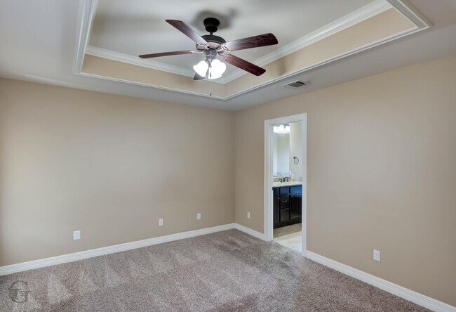 Building Photo - 421 Jordan Dr