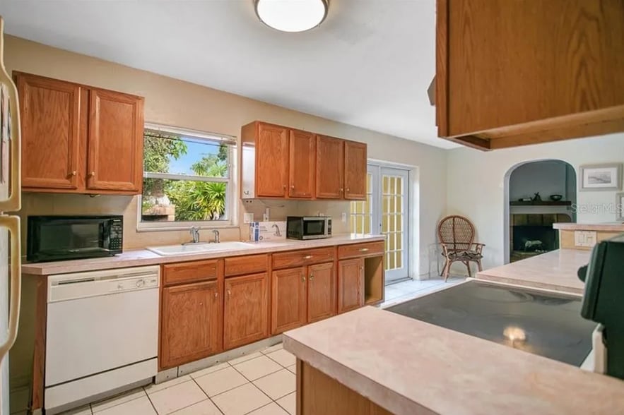 Building Photo - 4526 Sheldrake Dr