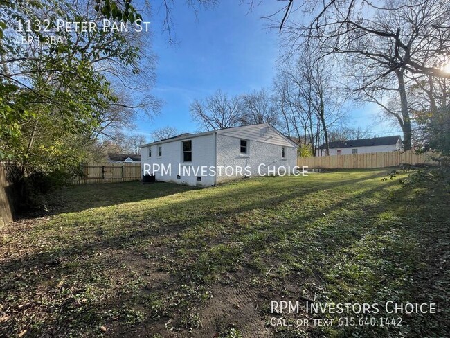 Building Photo - COMING SOON!! Beautifully renovated 4bdrm/...