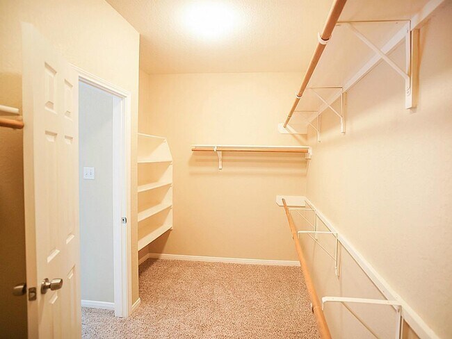 Building Photo - 21645 Forest Colony Dr