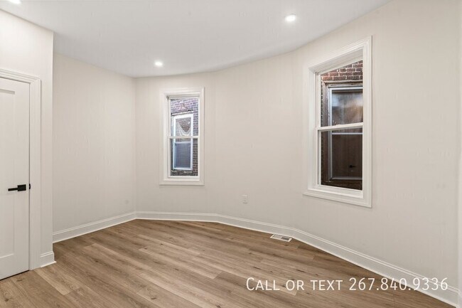 Building Photo - 2921 W Oxford St