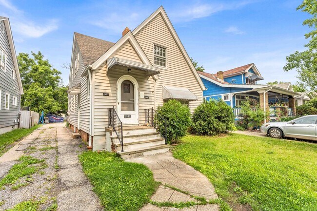 Primary Photo - 3842 W. 133