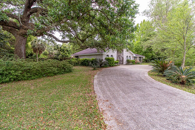 Building Photo - 1316 Old Spanish Trail