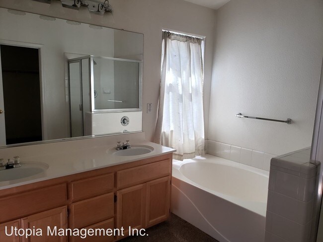 Building Photo - 4 br, 3.5 bath House - 1324 Kondos Ave