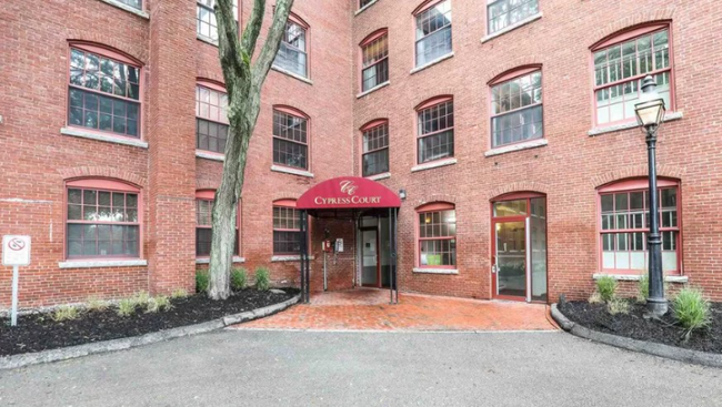 Building Photo - 335 Cypress St