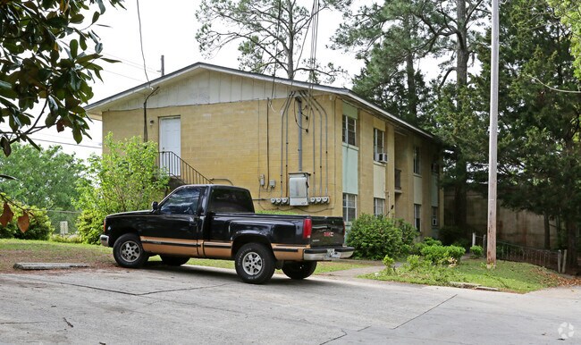 Building Photo - 107 Lincoln St