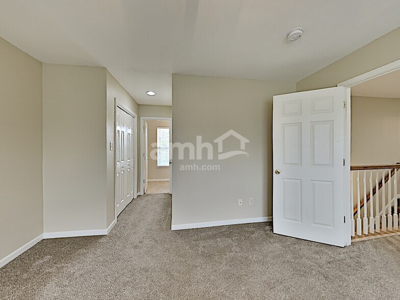 Building Photo - 4301 Aylesbury Dr