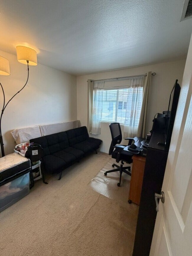 Building Photo - 3 bed 2.5 Bath 2 car garage/ Central AC/ Ewa Beach!