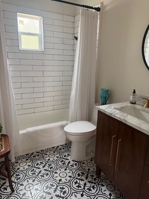 Building Photo - 147 S Mellonville Ave