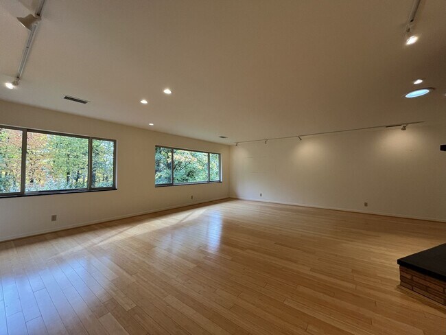 Building Photo - Charming Portland Home with Garden Oasis, ...