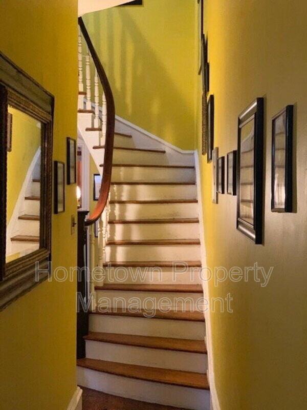 Building Photo - 1202 Penn St