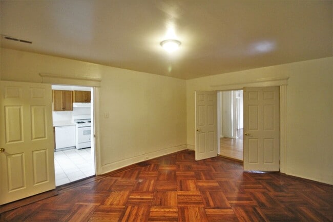 Building Photo - 2026/2027 JHU Off-Campus Awesome 6bd/3ba spacious and CAC! Available 6/15