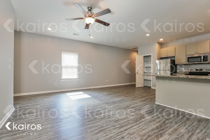 Building Photo - 1918 Perry St