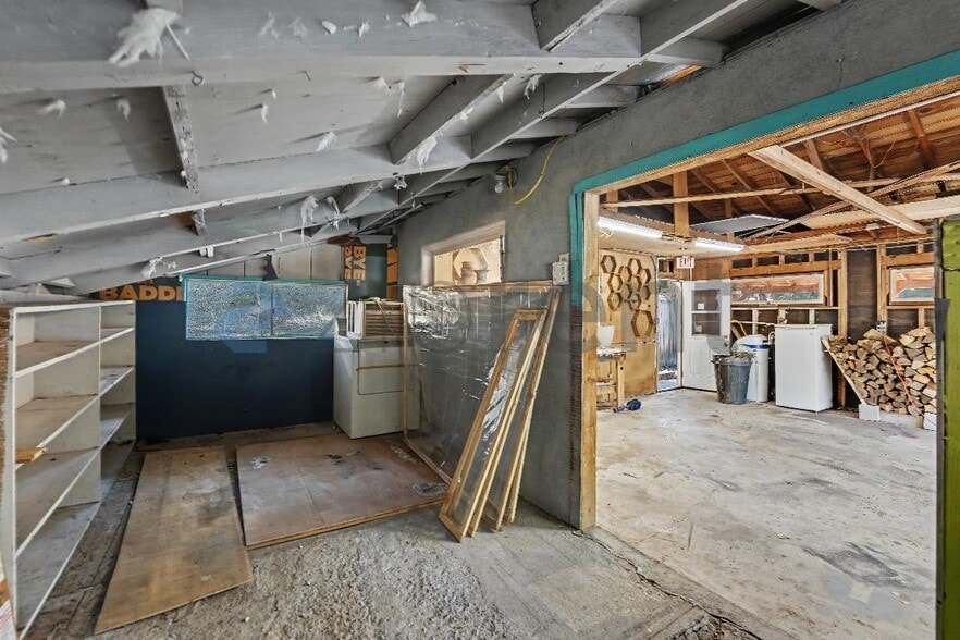 Building Photo - Unit