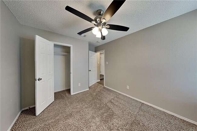 Building Photo - 355 Ridgemont Dr