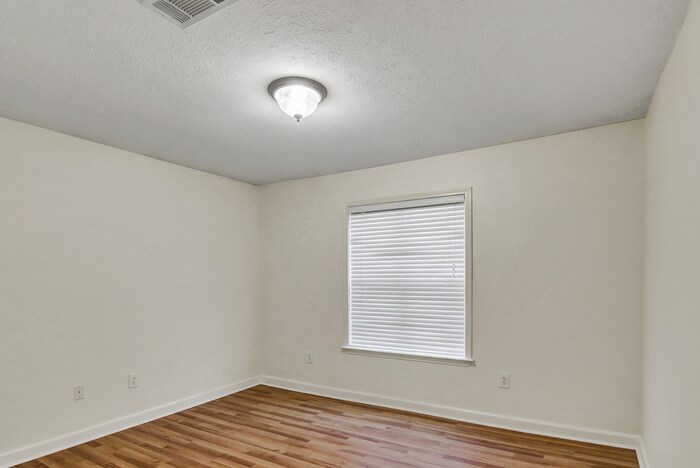 Building Photo - 103 Hunters Row
