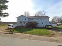 Building Photo - 570 Middle Rd