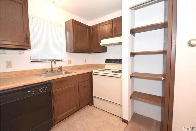 Building Photo - 94 Peachtree Ln